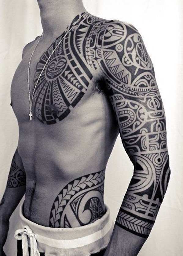 Tatouage tribal polynésien